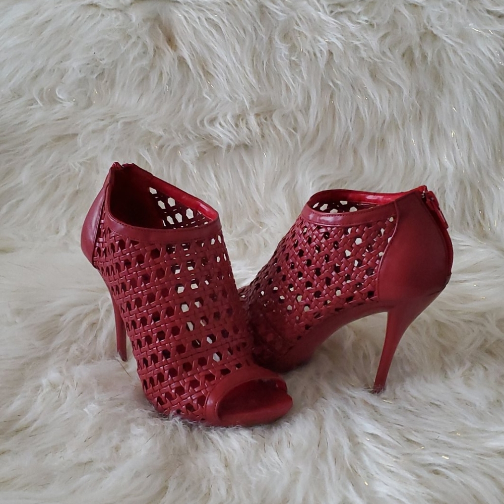 Red heels by Promise size 6
